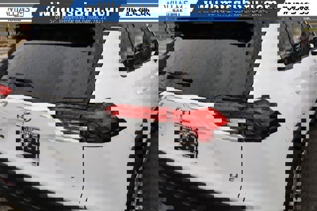 Used 2021 Toyota RAV4 LE image 12