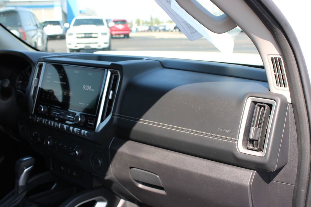 Used 2025 Nissan Frontier SV image 24
