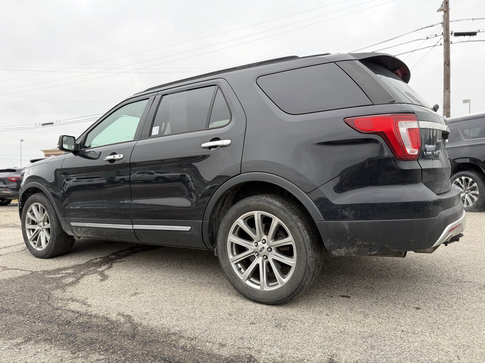 Used 2017 Ford Explorer Limited image 7