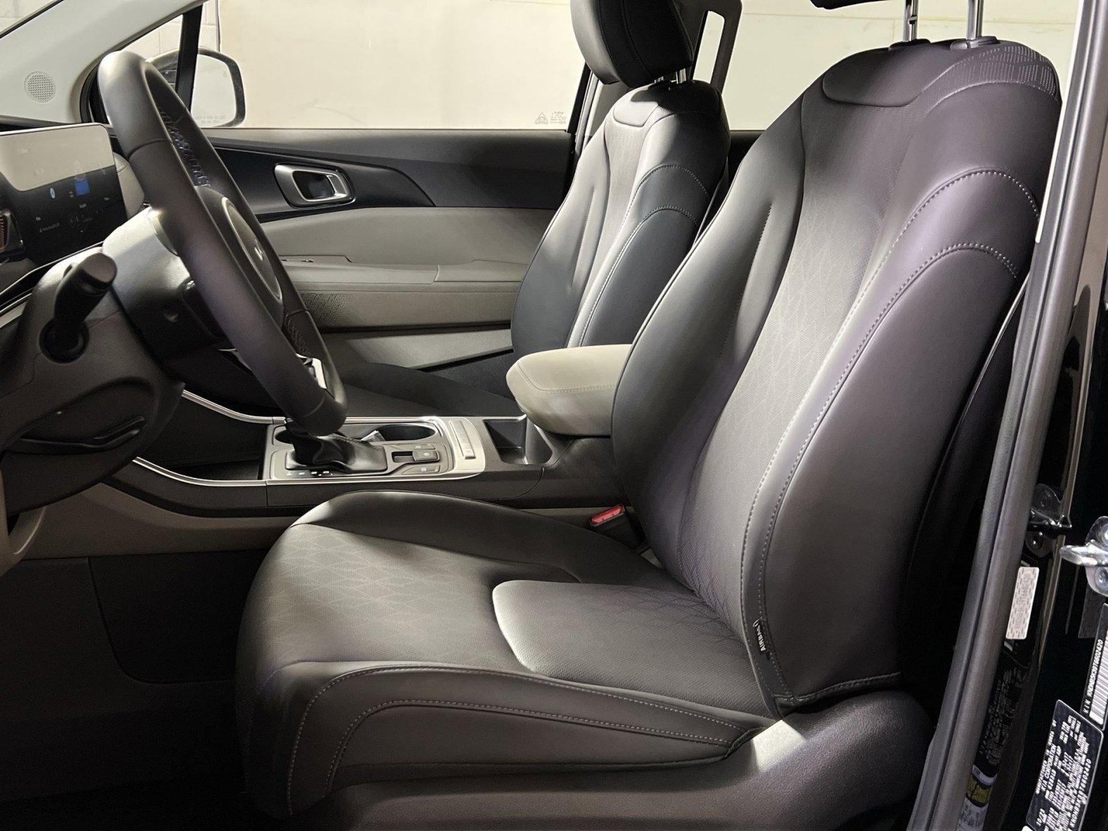 New 2026 Kia Carnival LXS image 11