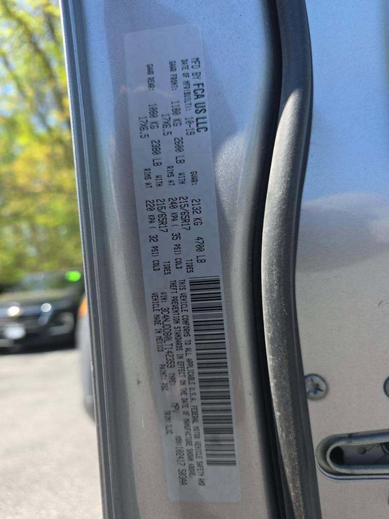 Used 2020 Jeep Compass Trailhawk w/ Leather Interior Group AWD/4WD image 17