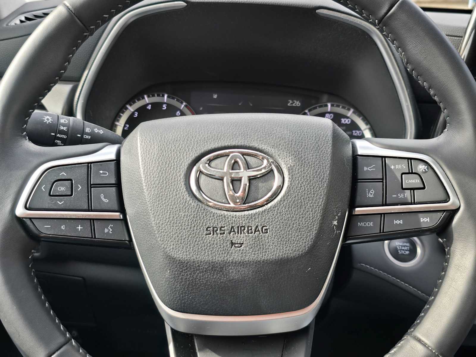 Used 2024 Toyota Highlander XLE AWD/4WD image 26