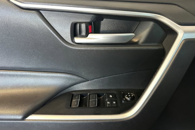 Certified 2025 Toyota RAV4 XLE AWD/4WD image 14