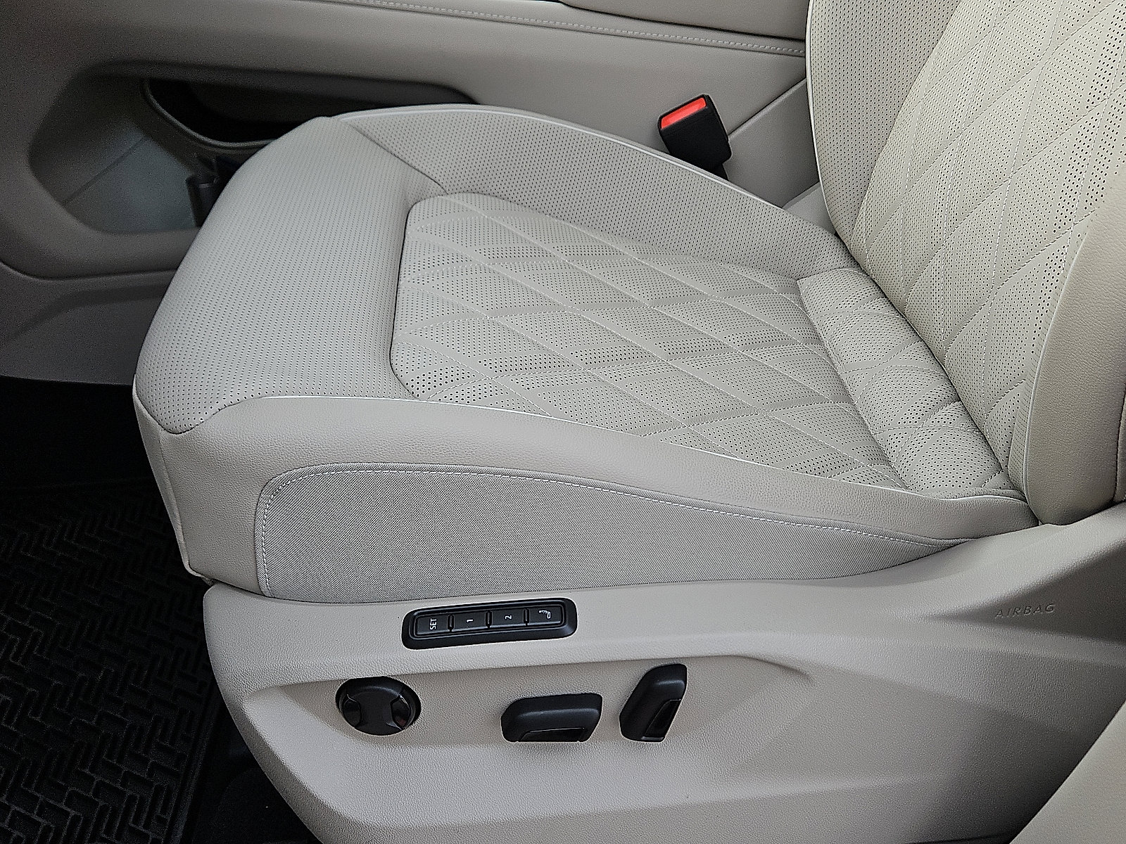 New 2026 Volkswagen Atlas SEL Premium R-Line image 14