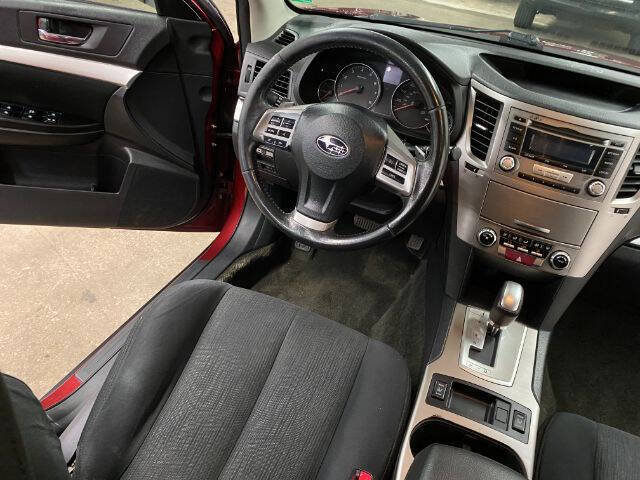 Used 2013 Subaru Outback 2.5i Premium AWD/4WD image 18