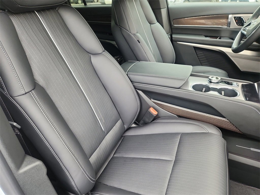 New 2026 Cadillac Vistiq Sport image 9