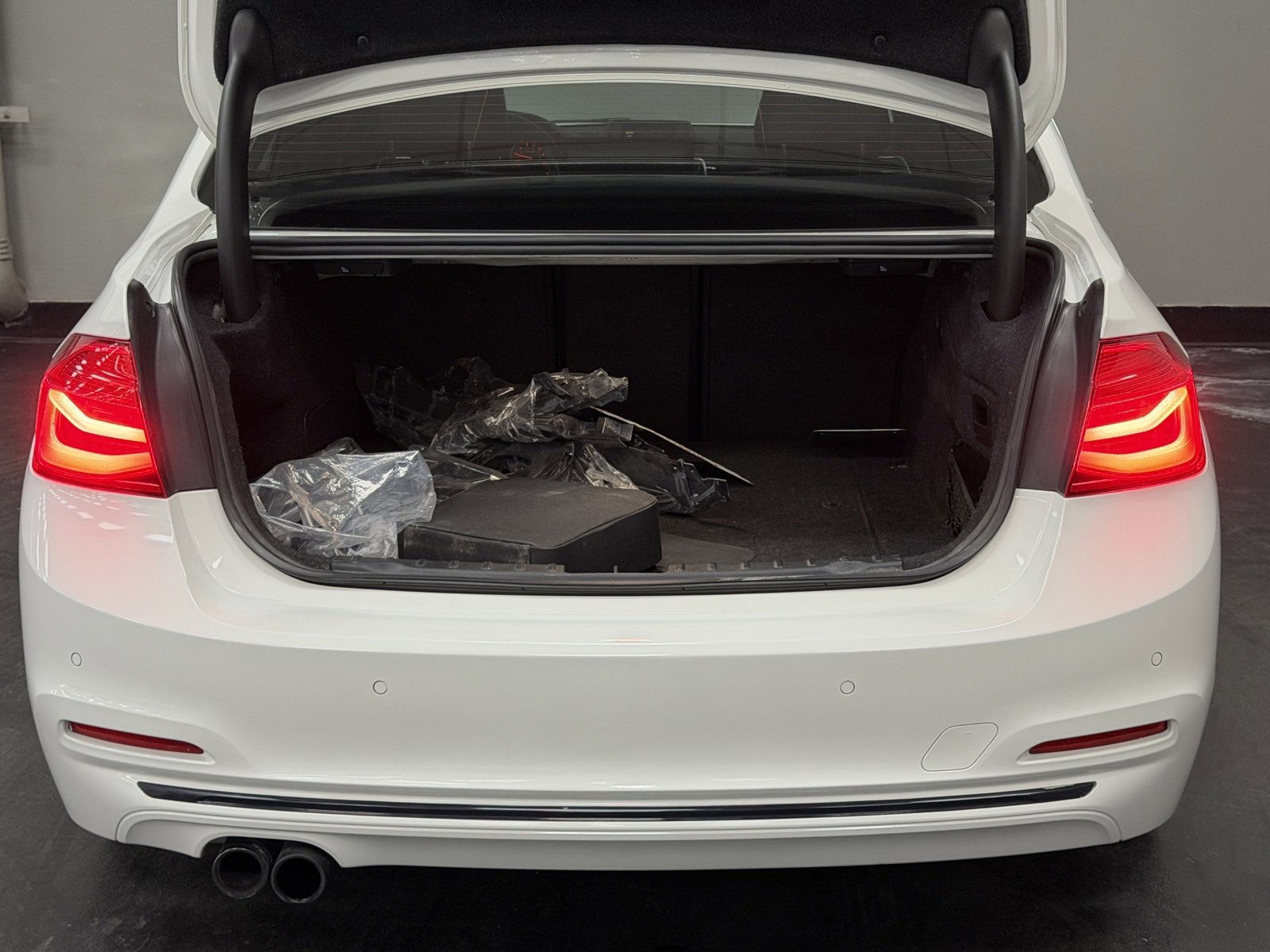 Used 2018 BMW 330e image 15