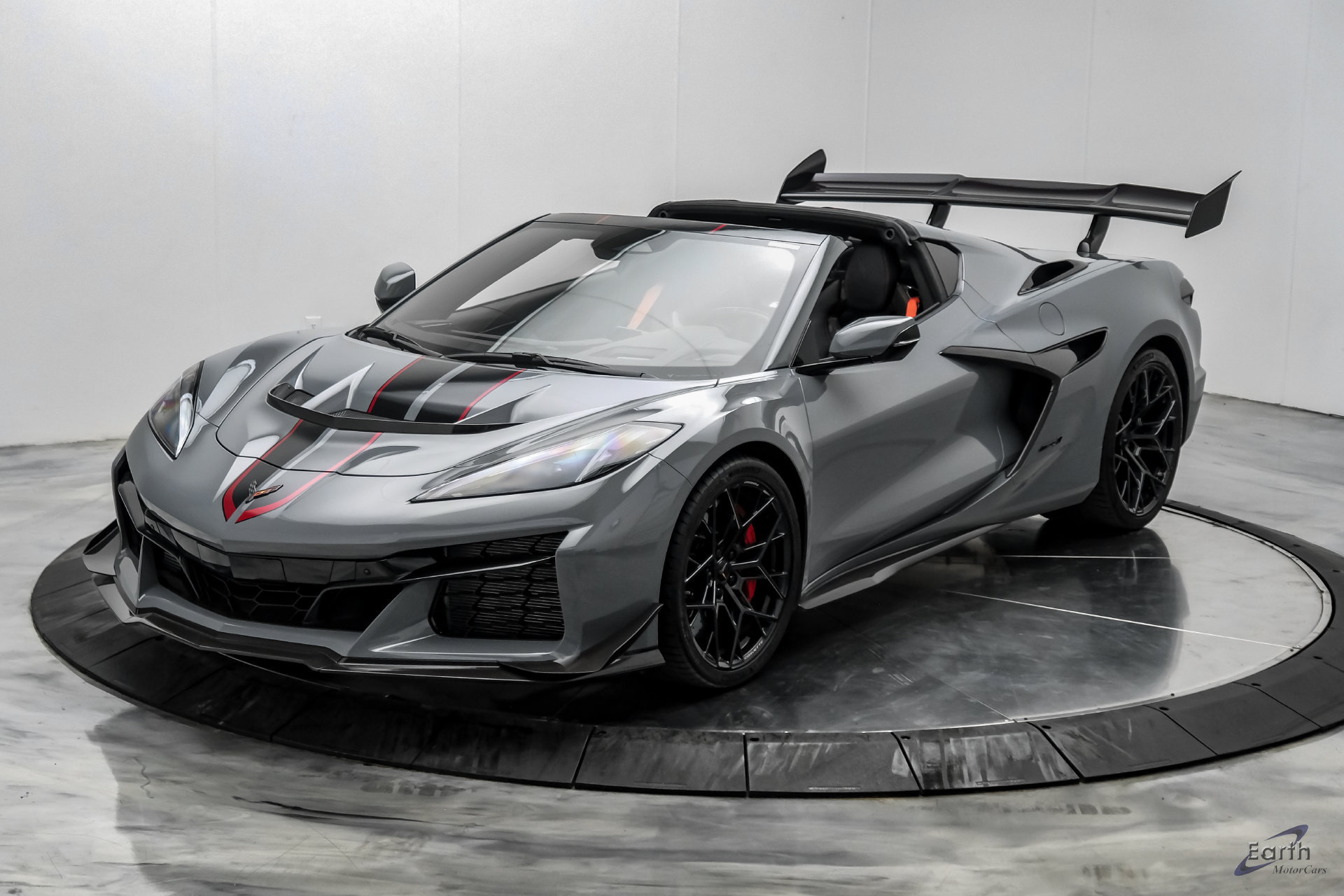Used 2025 Chevrolet Corvette ZR1 w/ ZR1 Carbon Fiber Aero Package RWD image 8
