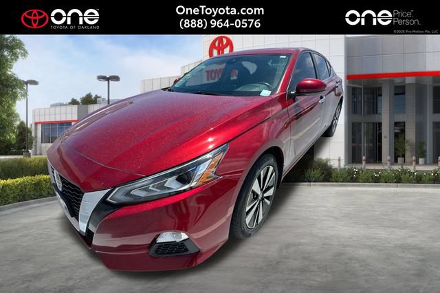 Used 2022 Nissan Altima 2.5 SV w/ SV Premium Package AWD/4WD image 1
