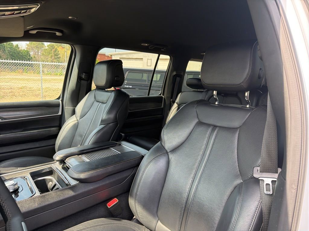 Used 2024 Jeep Wagoneer L Series II w/ Flexible Seating Group image 20