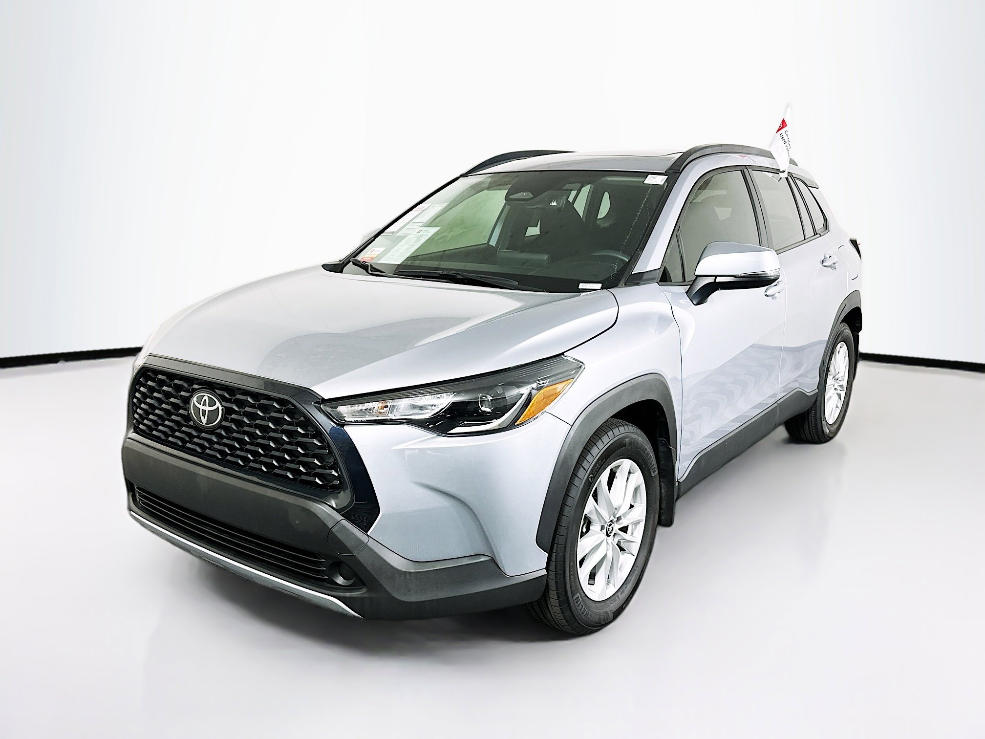 Used 2024 Toyota Corolla Cross LE w/ Moonroof Package image 7