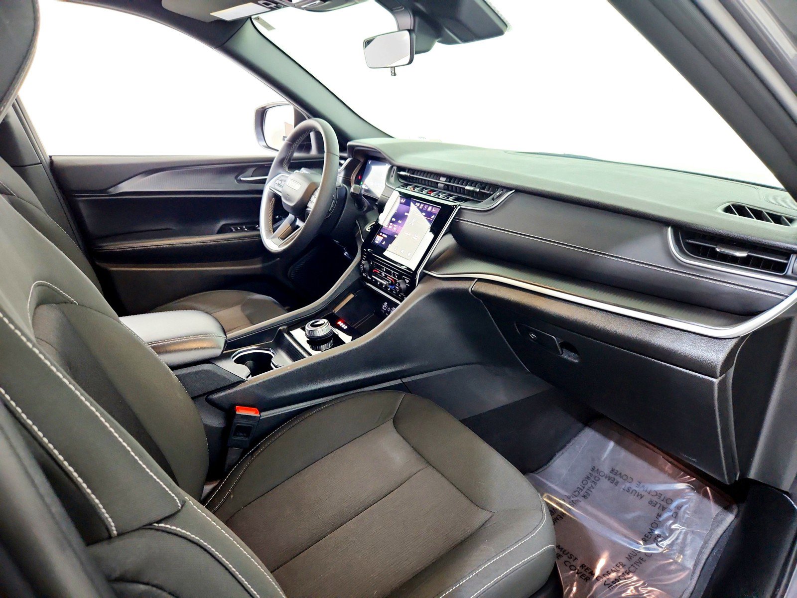 Used 2025 Jeep Grand Cherokee L Laredo w/ Luxury Tech Group I image 27