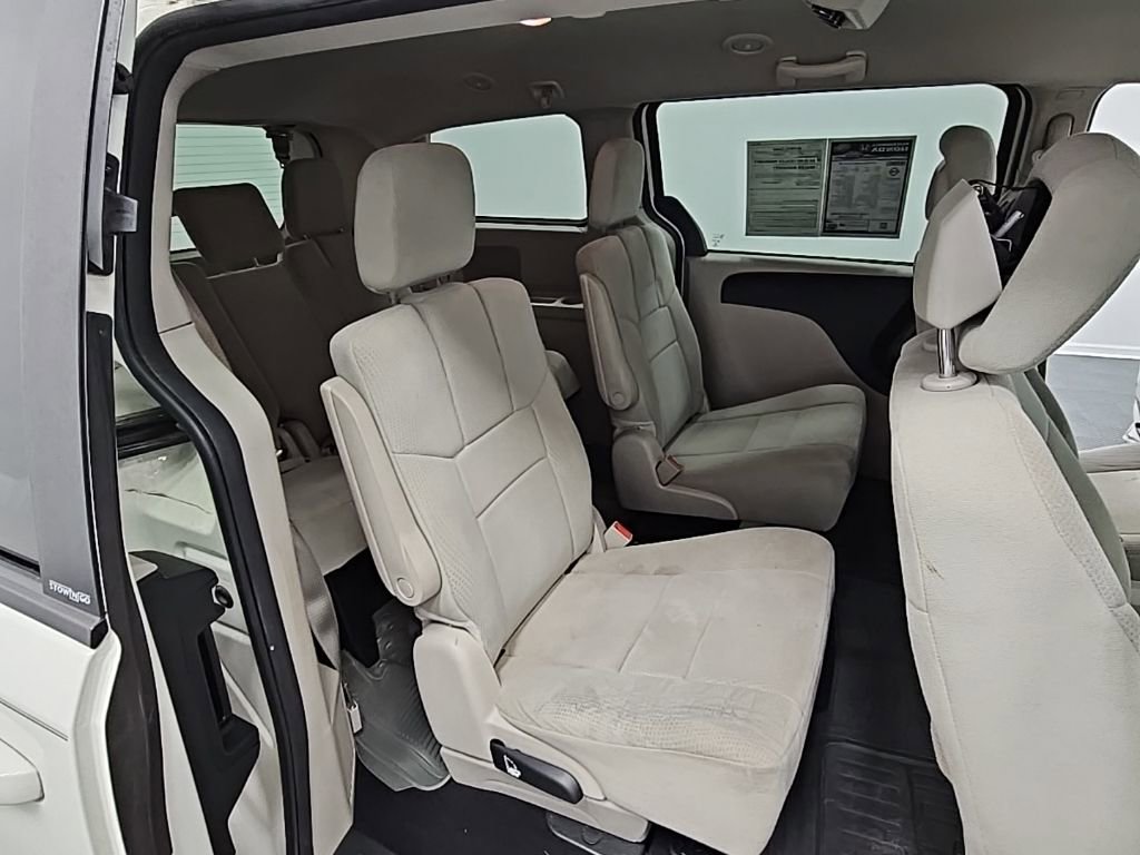 Used 2013 Dodge Grand Caravan SE image 26