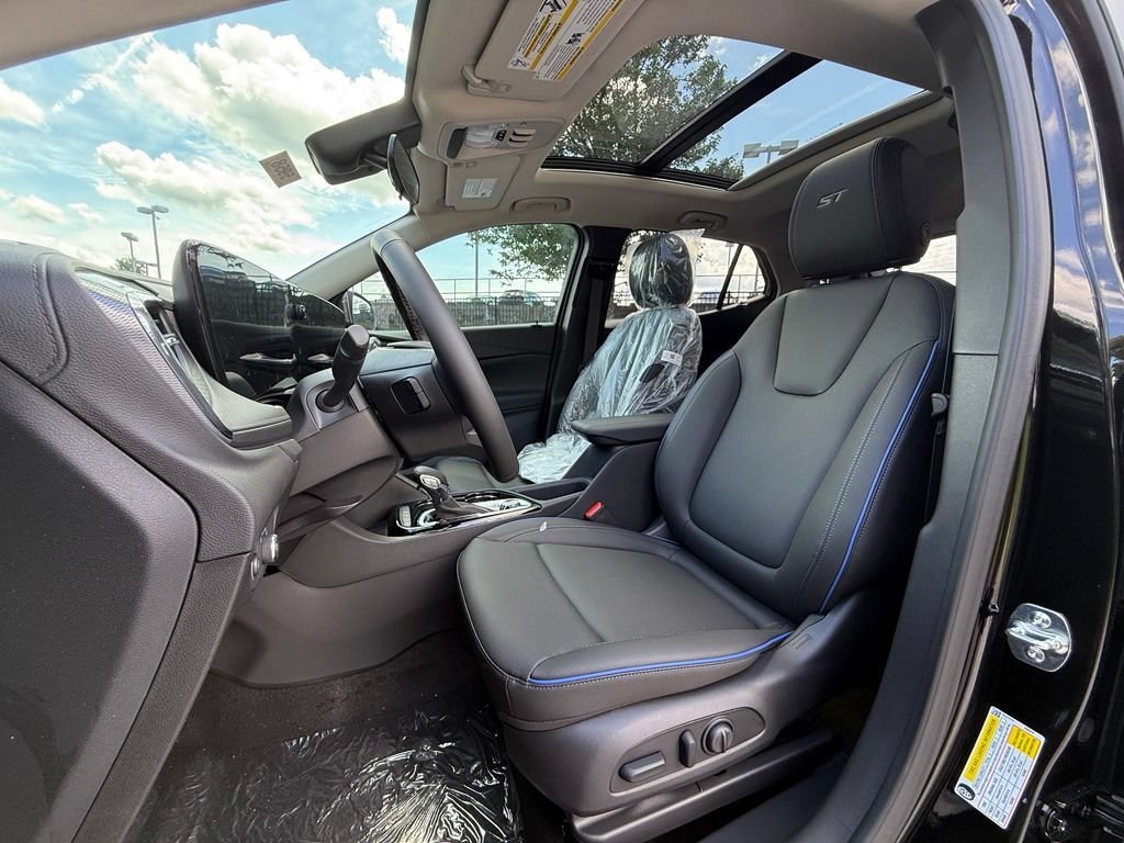 New 2026 Buick Encore GX Sport Touring w/ Advanced Technology Package FWD image 5