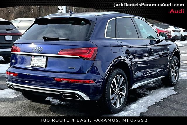 Used 2023 Audi Q5 2.0T Premium w/ Convenience Package image 2