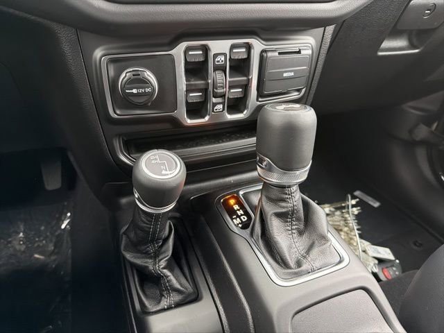 New 2026 Jeep Wrangler Sahara w/ Technology Group image 23