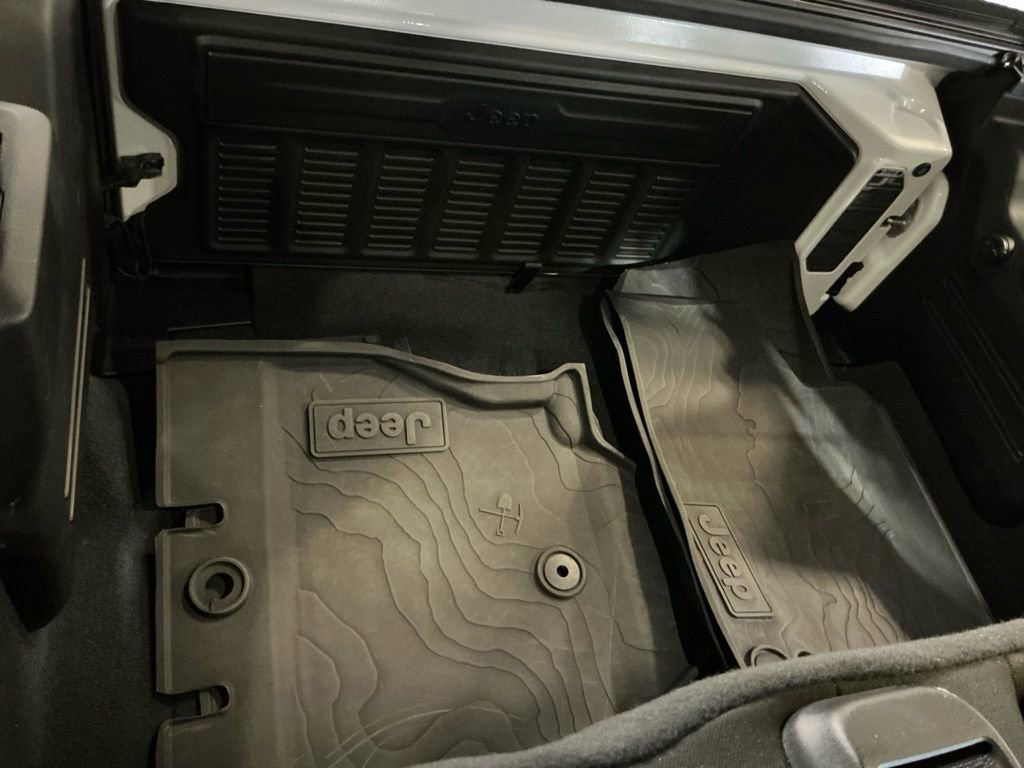 Used 2022 Jeep Wrangler Unlimited Sport image 31