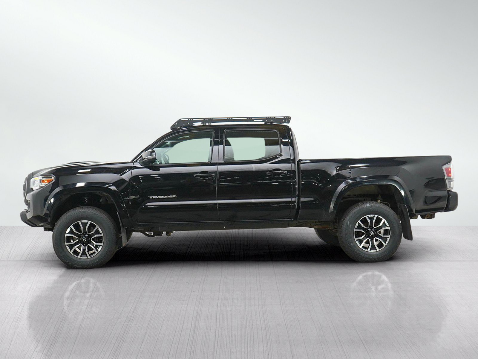 Used 2021 Toyota Tacoma TRD Off-Road AWD/4WD image 2