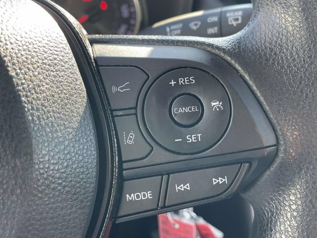 Used 2021 Toyota RAV4 LE FWD image 32