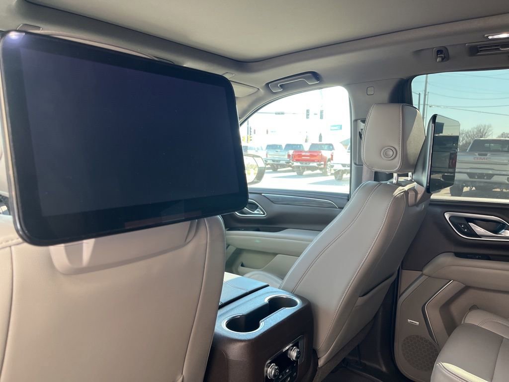 Used 2021 GMC Yukon SLT w/ SLT Luxury Plus Package image 18