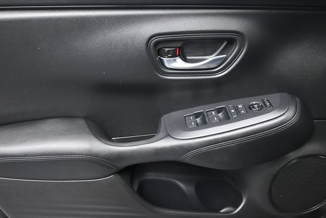 Used 2025 Honda HR-V LX image 7