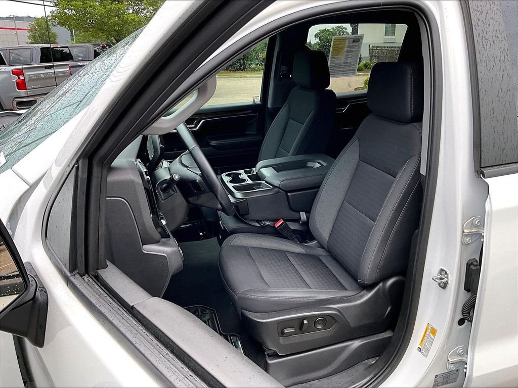 Used 2023 Chevrolet Silverado 1500 LT AWD/4WD image 10