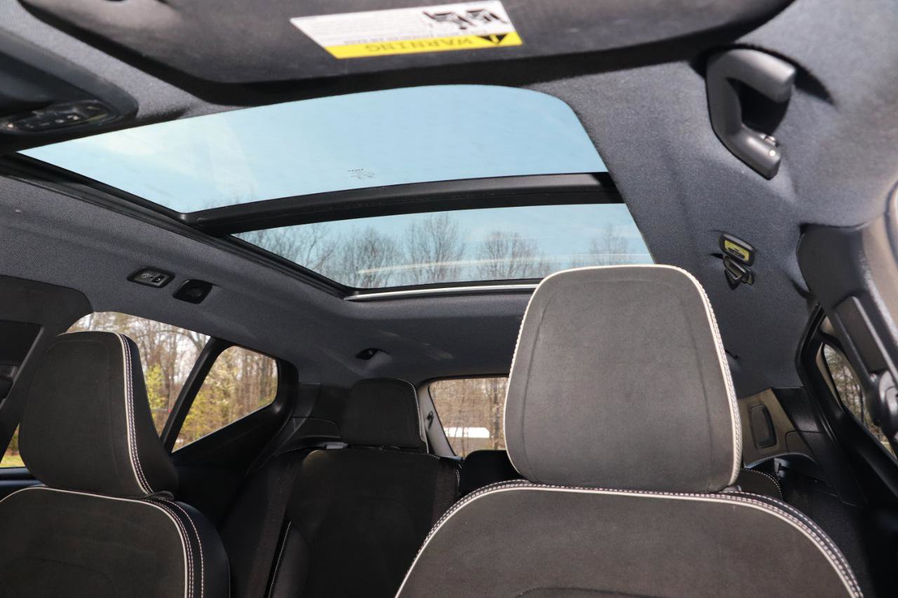 Used 2019 Volvo XC40 T5 R-Design image 29