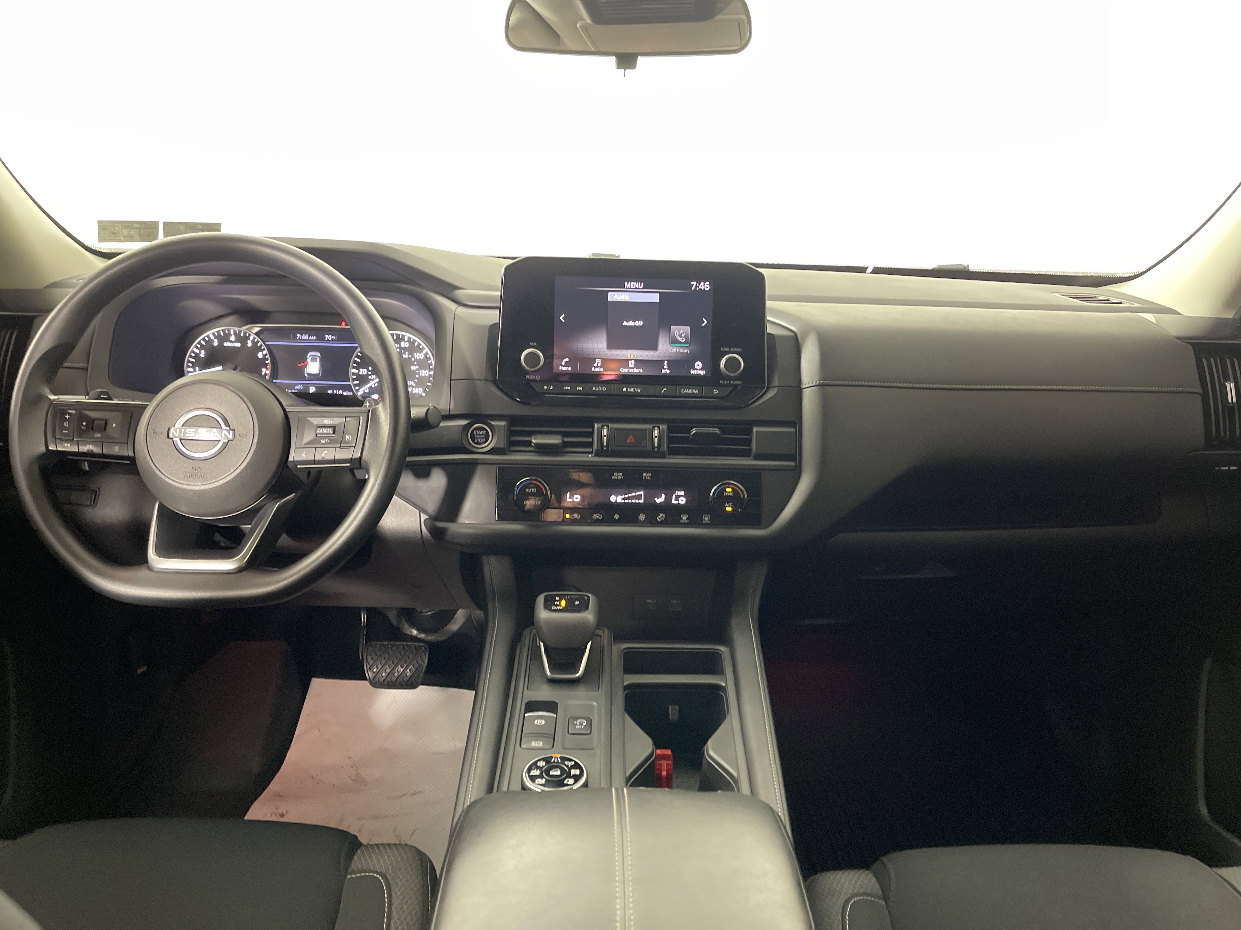 Used 2024 Nissan Pathfinder S image 15