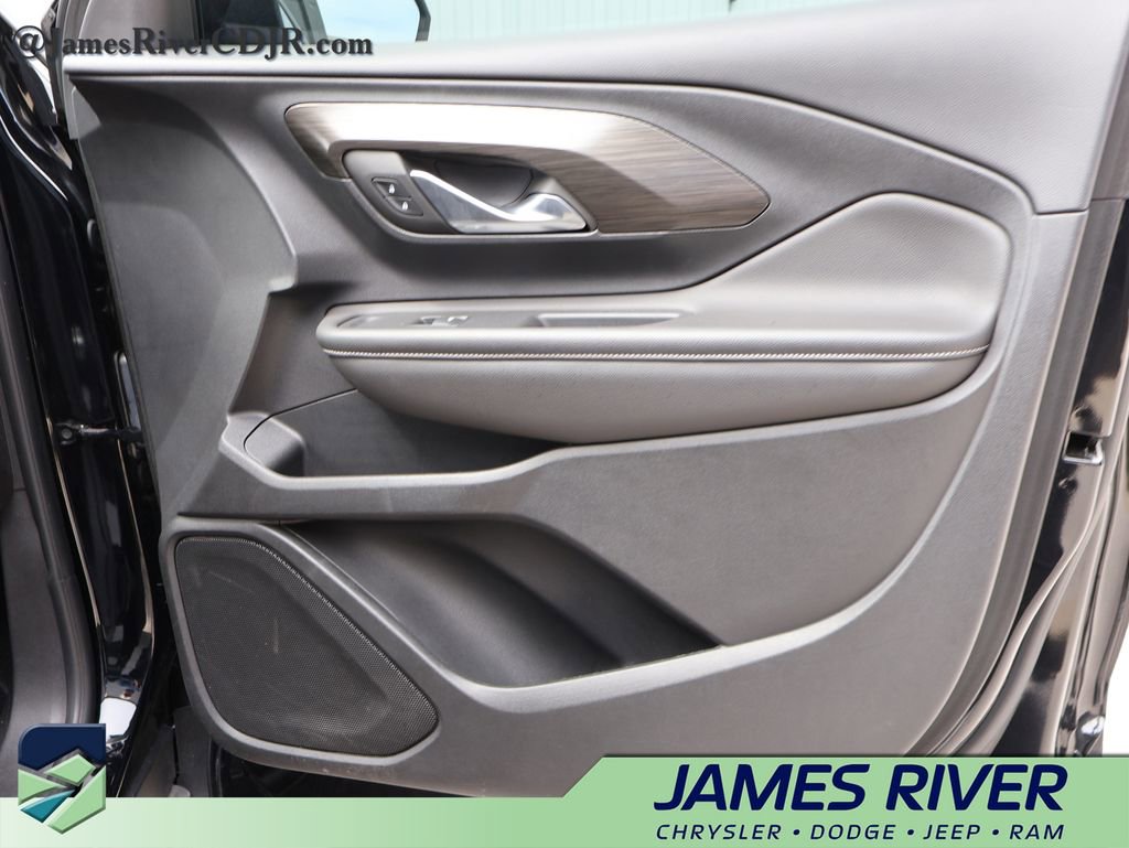 Used 2022 GMC Terrain SLE FWD image 8