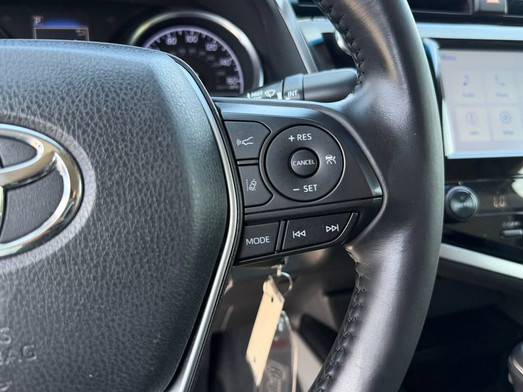 Used 2018 Toyota Camry SE FWD image 19