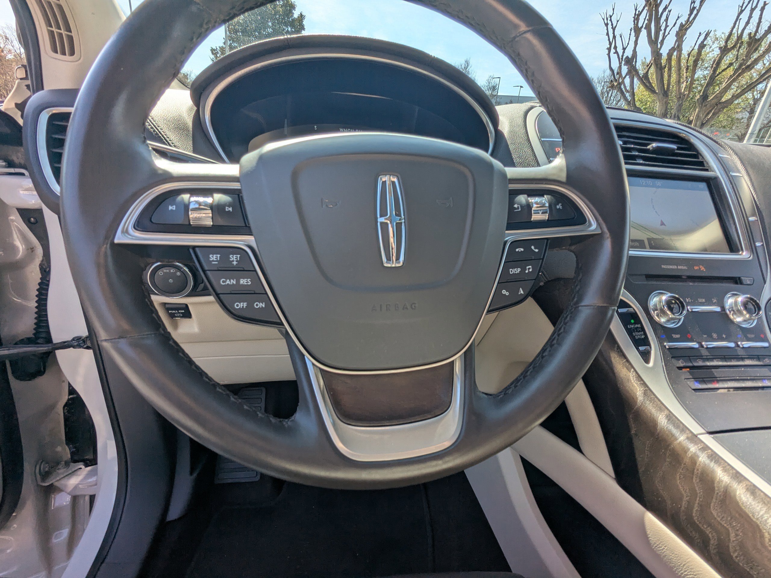 Used 2020 Lincoln Nautilus Reserve image 21