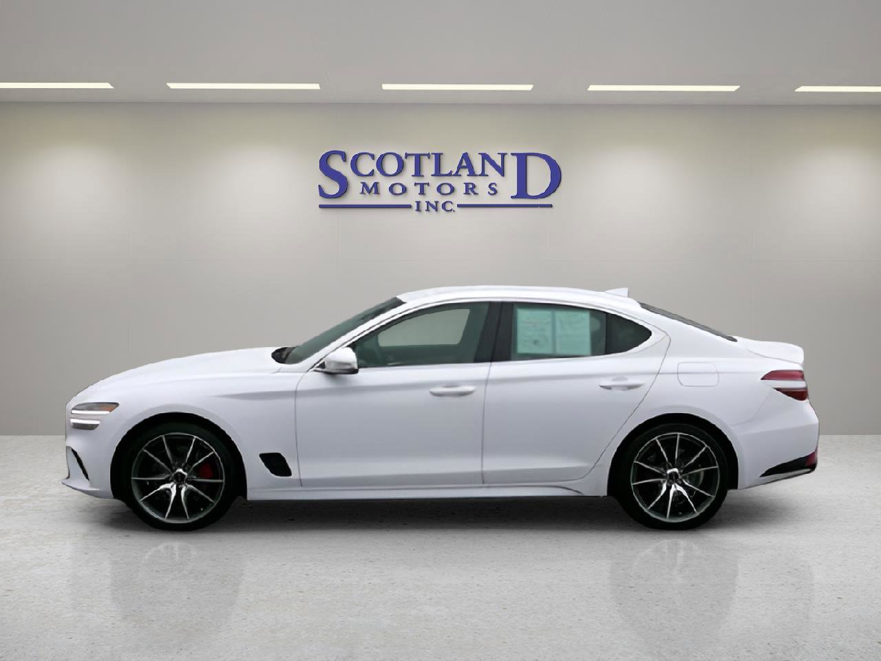 Used 2025 Genesis G70 2.5T RWD image 1