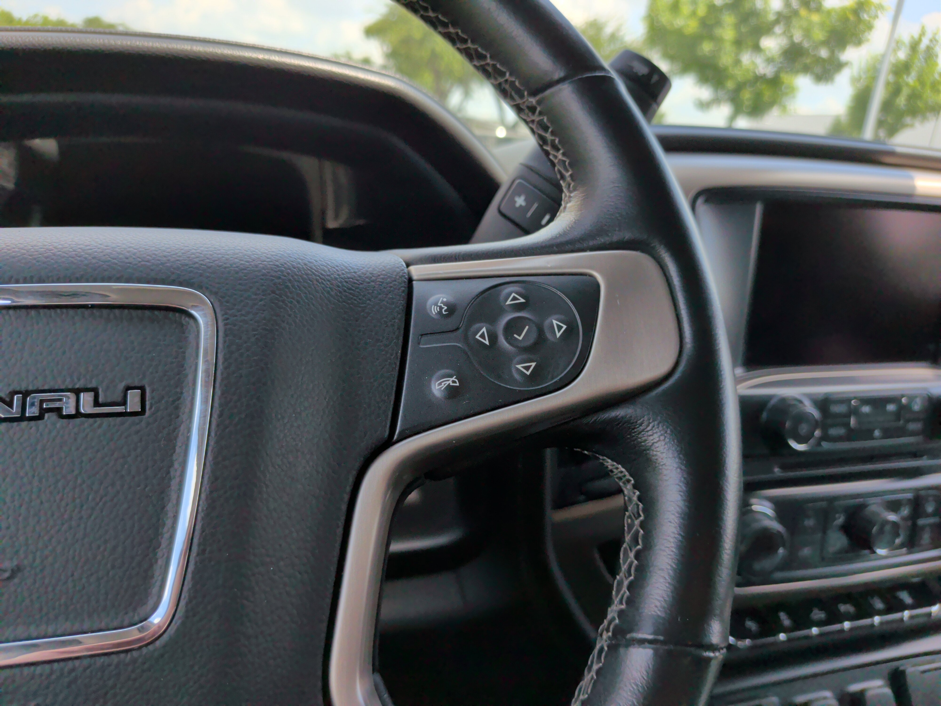 Used 2016 GMC Sierra 2500 Denali w/ Duramax Plus Package AWD/4WD image 24