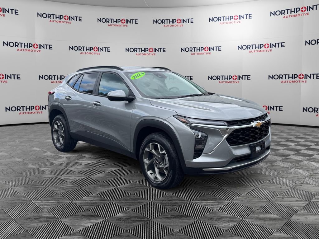 Used 2024 Chevrolet Trax LT w/ Driver Confidence Package FWD image 1