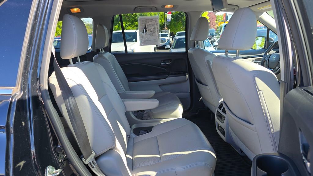 Used 2017 Honda Pilot Elite image 12