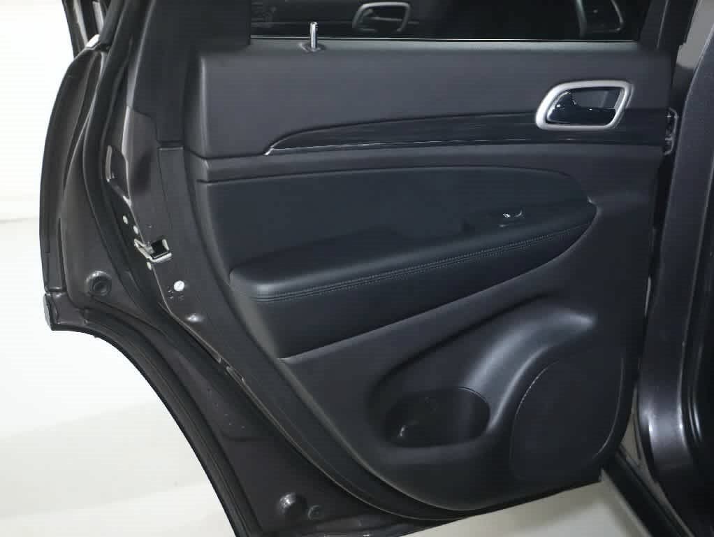 Used 2020 Jeep Grand Cherokee Limited AWD/4WD image 13