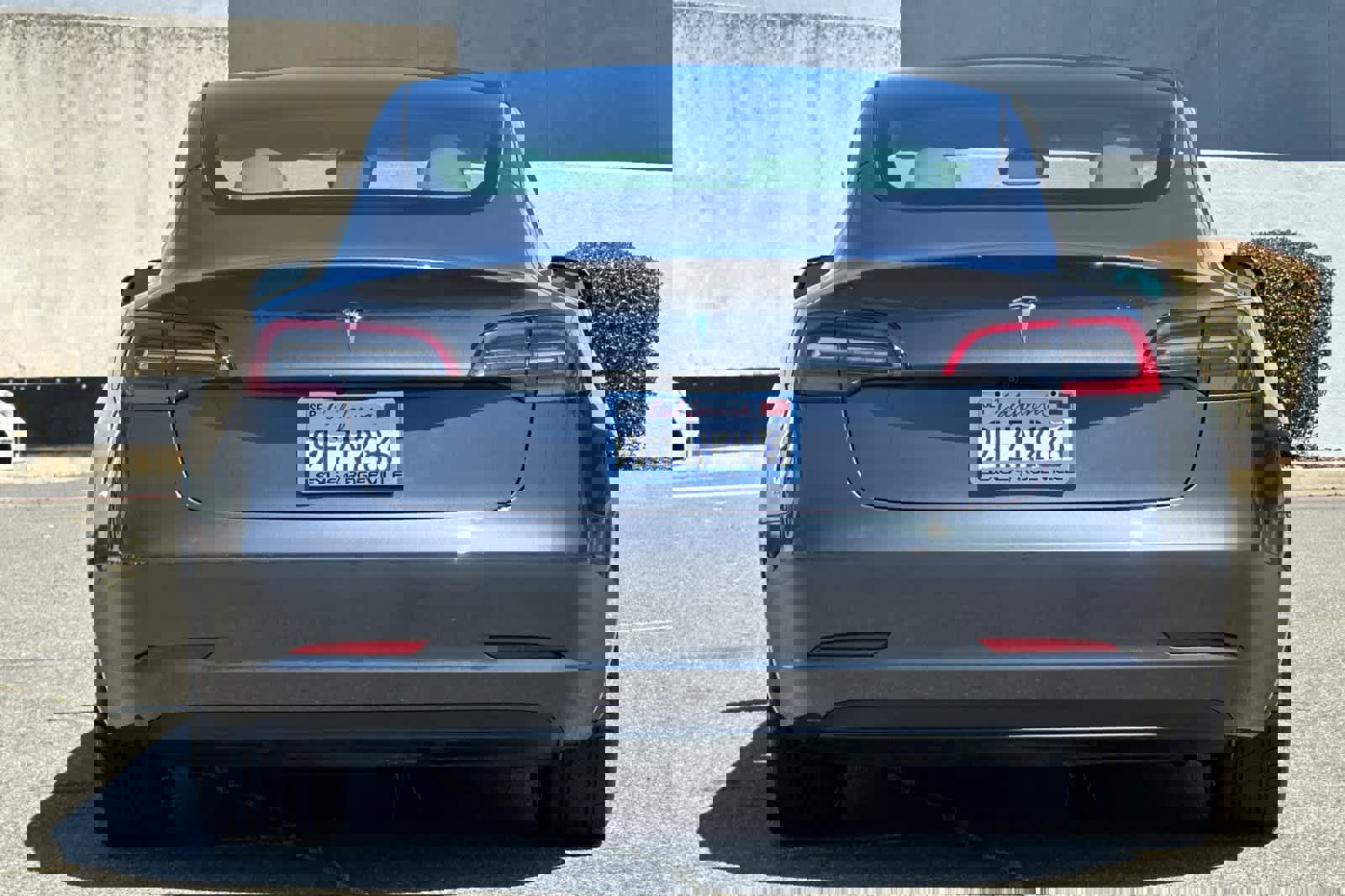 Used 2023 Tesla Model 3 Standard Range image 8