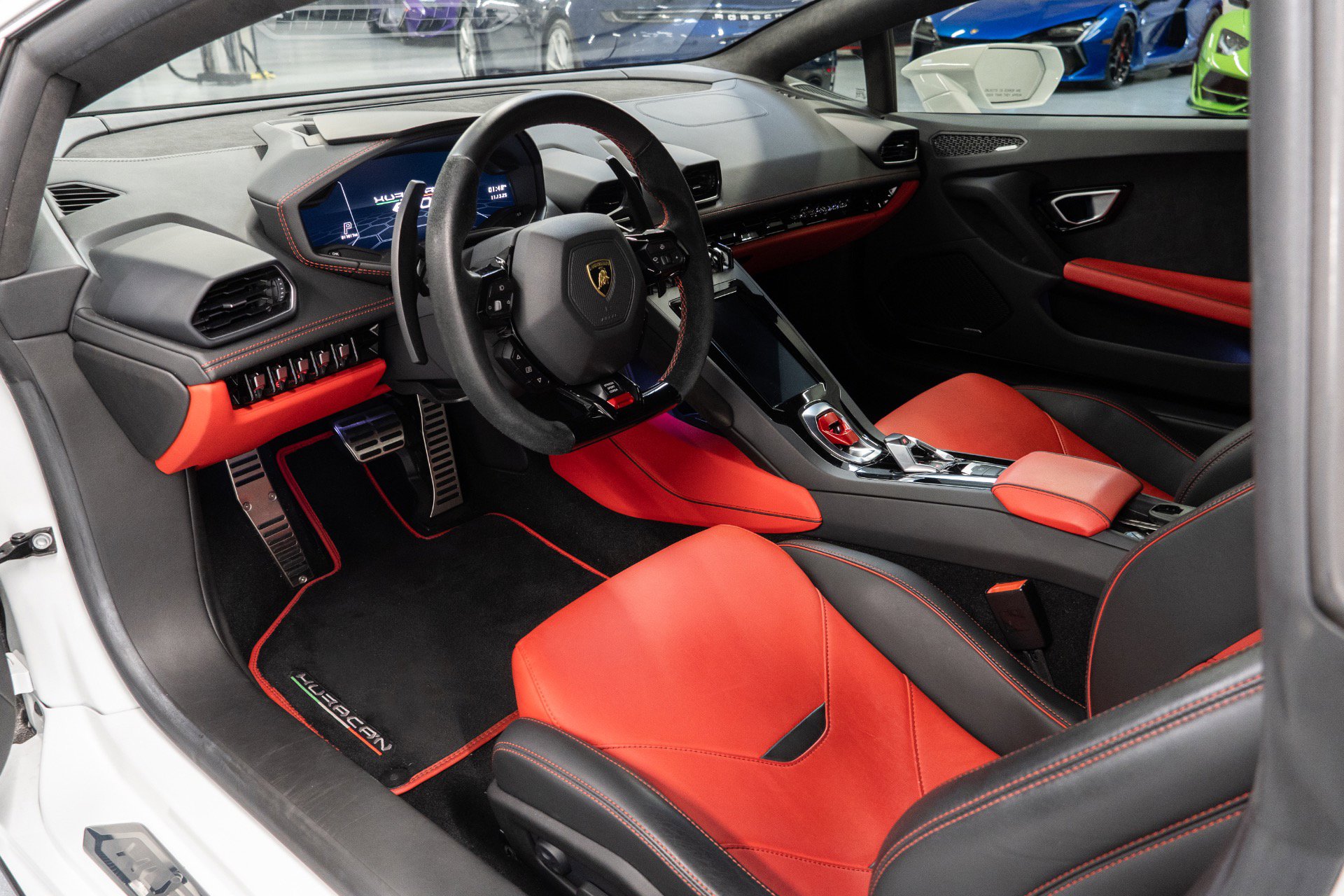 Used 2020 Lamborghini Huracan EVO image 14