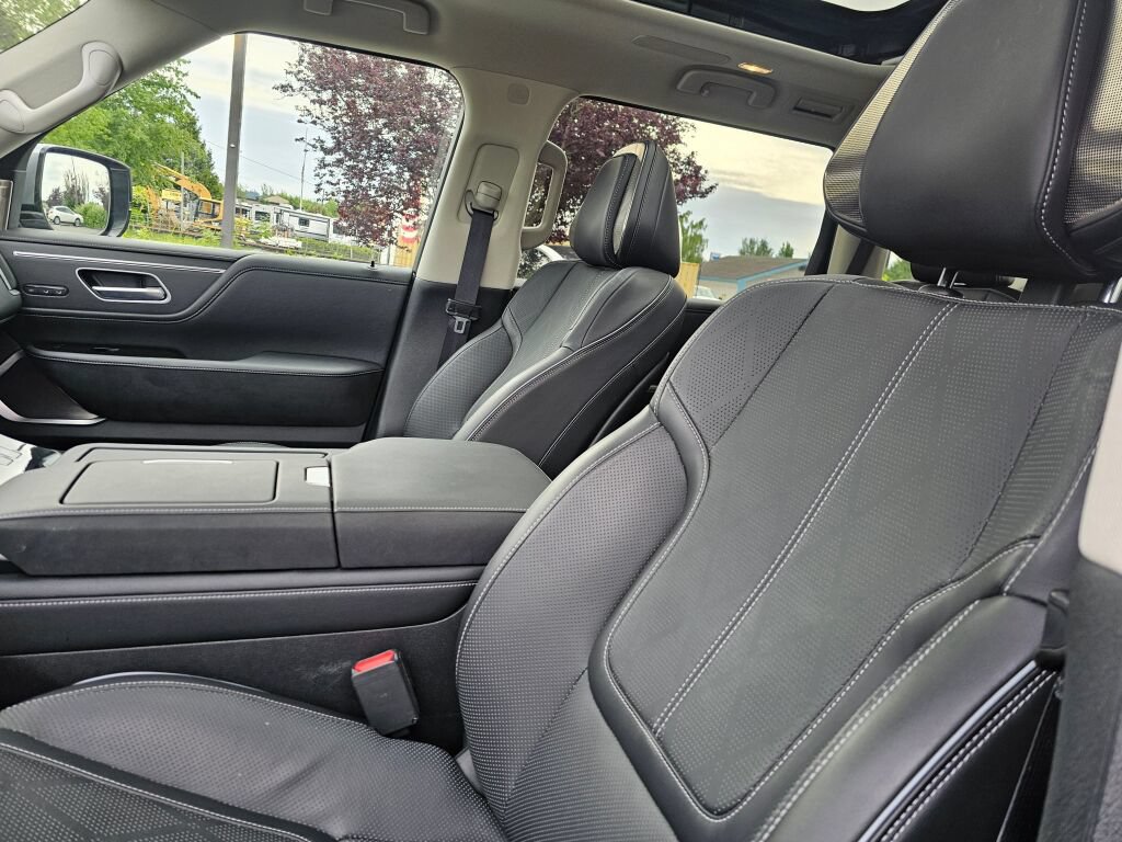 Used 2025 INFINITI QX80 Sensory AWD/4WD image 26