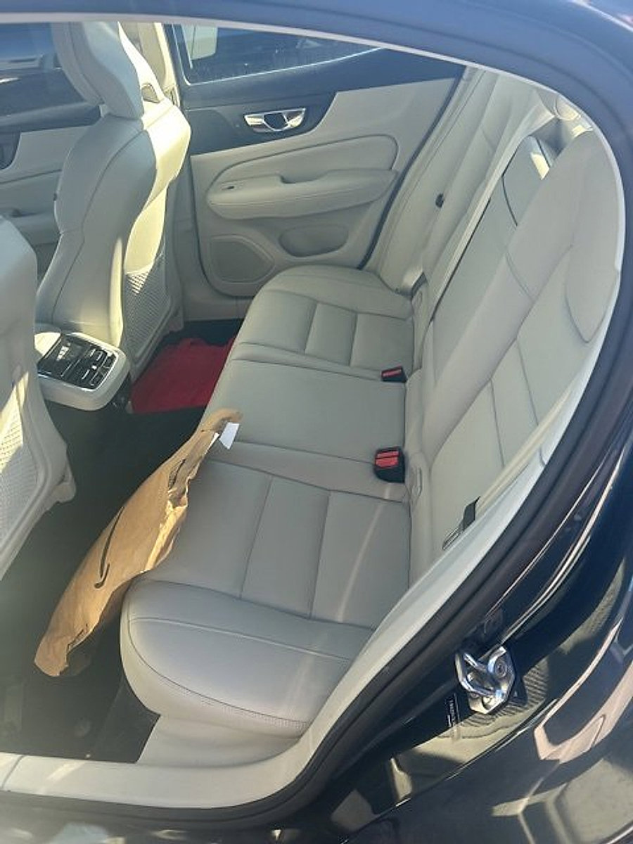 Used 2020 Volvo S60 T6 Inscription image 8