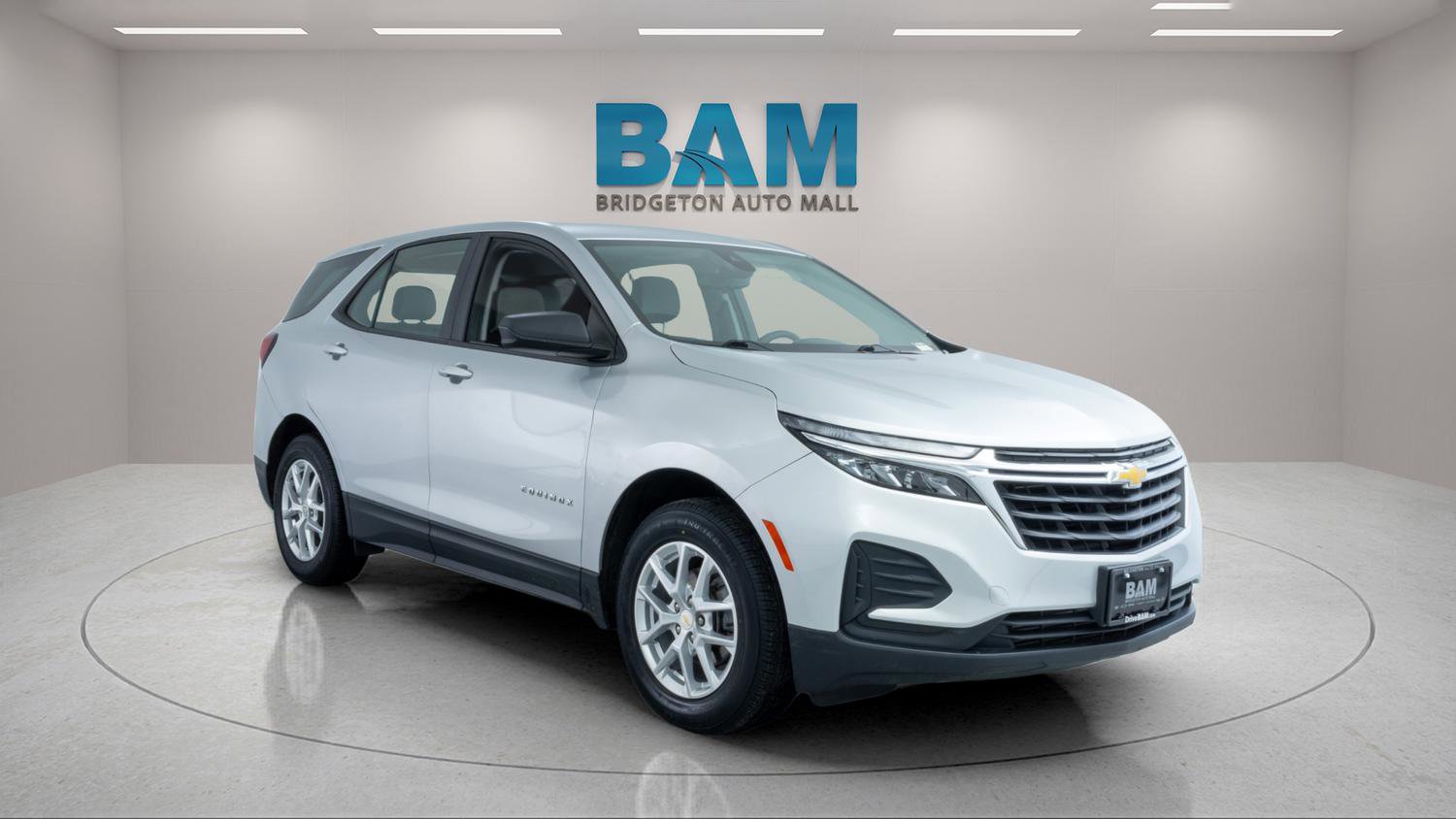 Used 2022 Chevrolet Equinox LS image 1