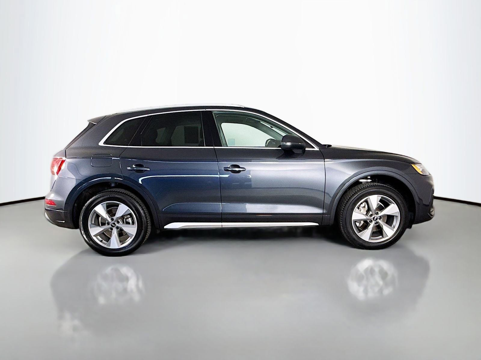 Certified 2023 Audi Q5 2.0T Premium w/ Convenience Package image 8