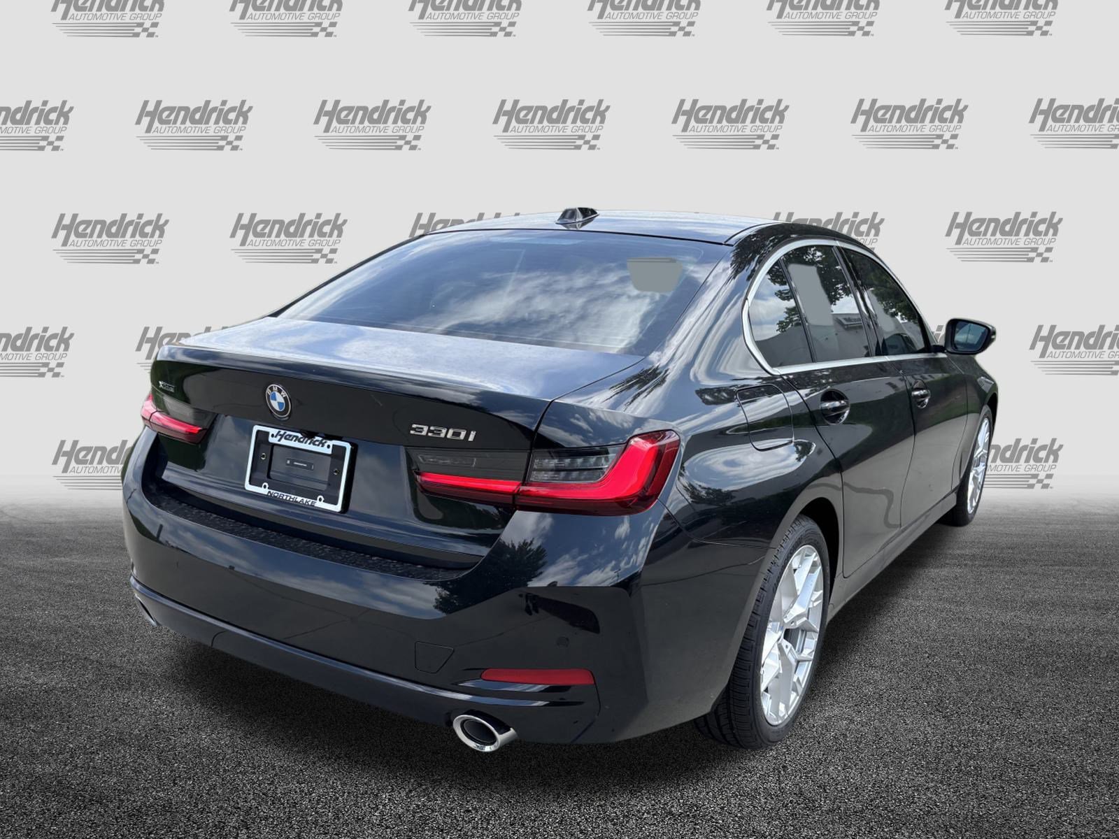 Used 2025 BMW 330i xDrive Sedan w/ Premium Package AWD/4WD image 9