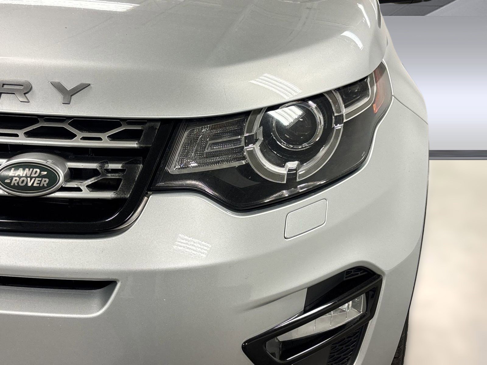 Used 2018 Land Rover Discovery Sport HSE image 10