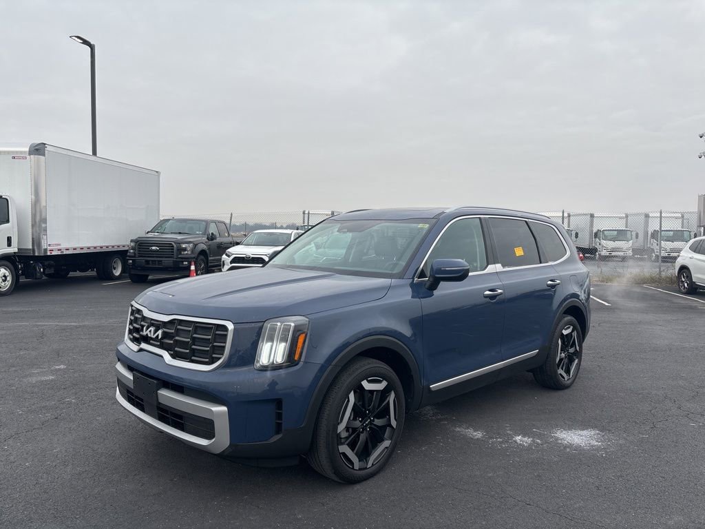 Used 2023 Kia Telluride S w/ S Sunroof Package image 7