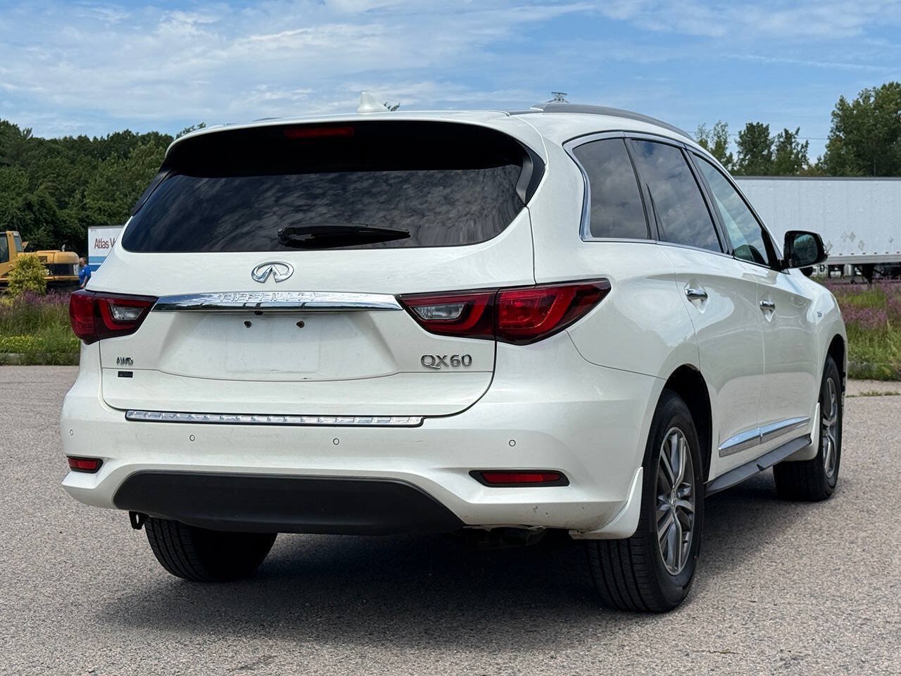Used 2019 INFINITI QX60 Luxe w/ Essential Package AWD/4WD image 5