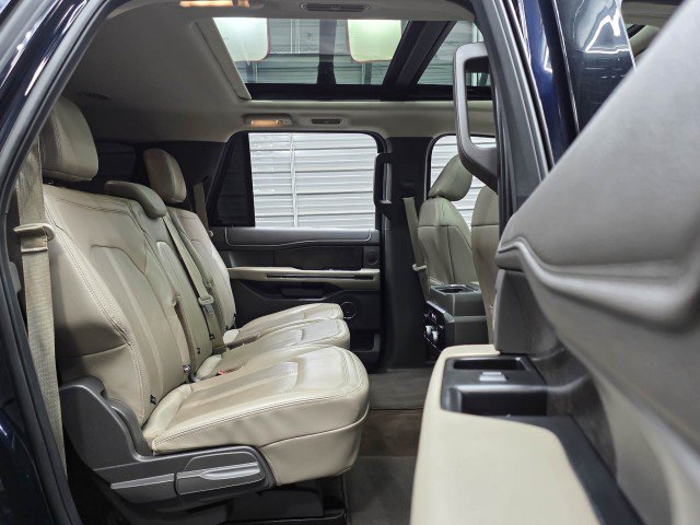 Used 2021 Ford Expedition Max Limited AWD/4WD image 17