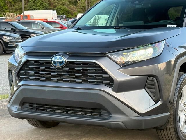 Used 2021 Toyota RAV4 LE AWD/4WD image 10