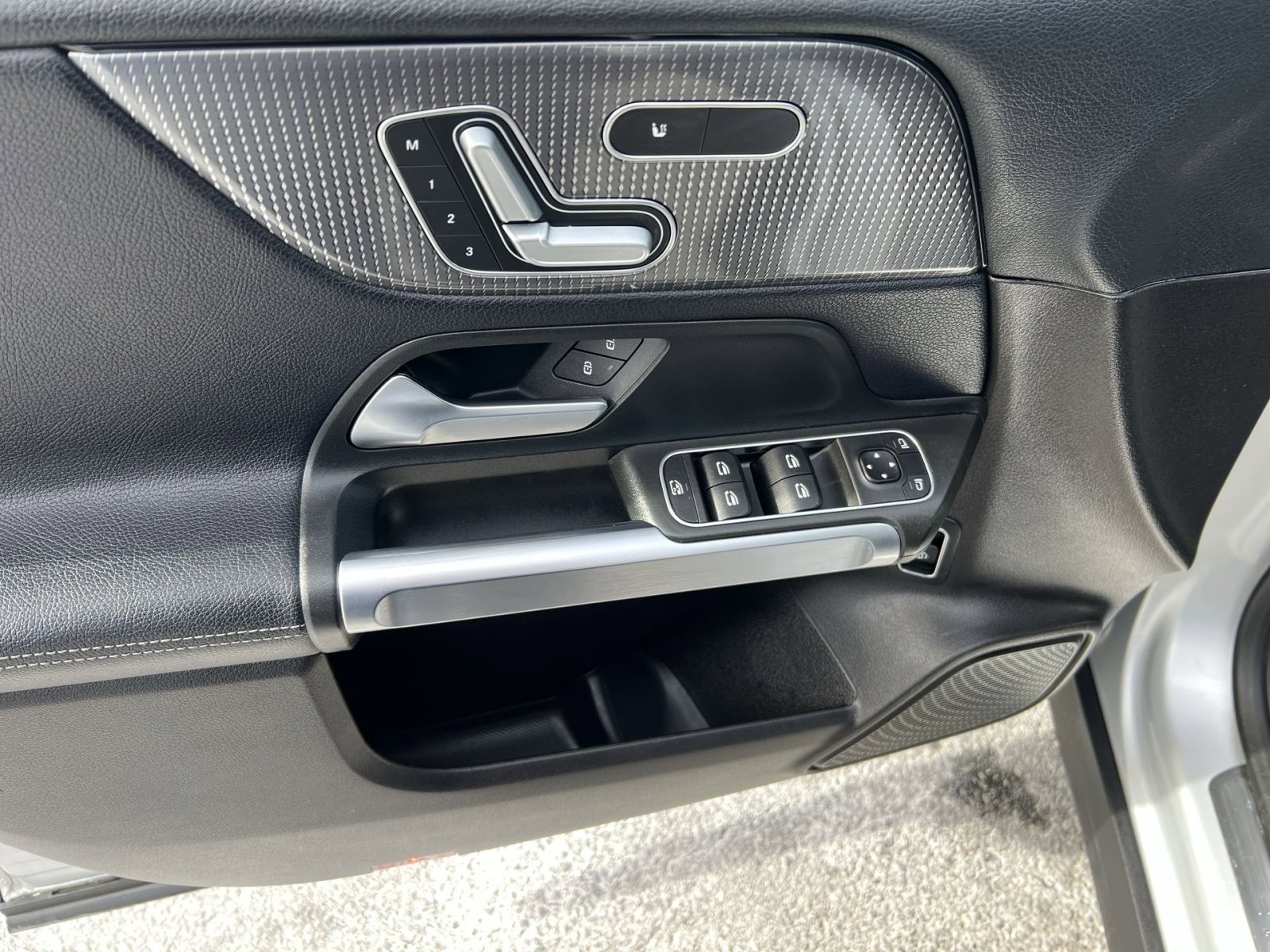 Used 2020 Mercedes-Benz GLB 250 4MATIC image 14