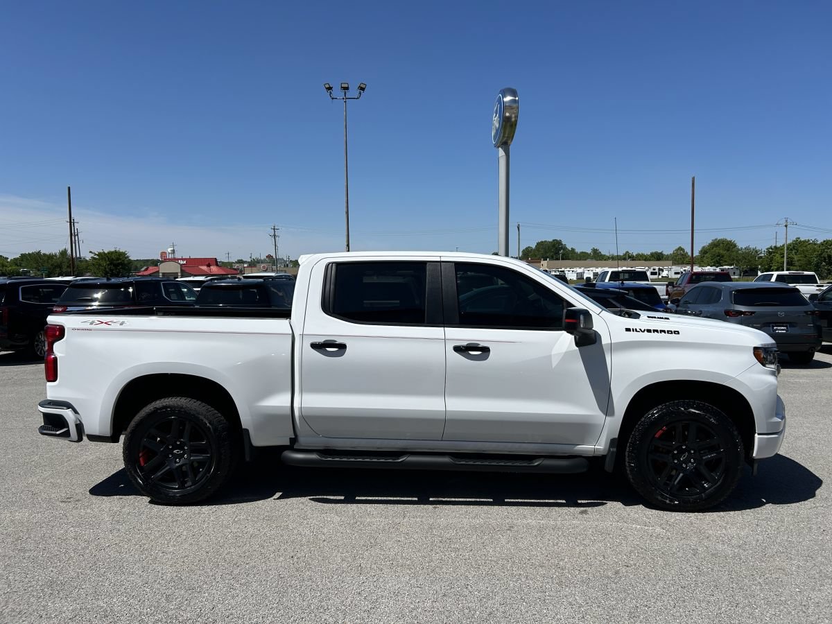 Used 2026 Chevrolet Silverado 1500 RST w/ Redline Edition AWD/4WD image 4